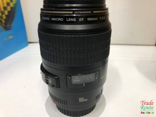 Canon EF 100mm f/2.8 USM Macro Lens