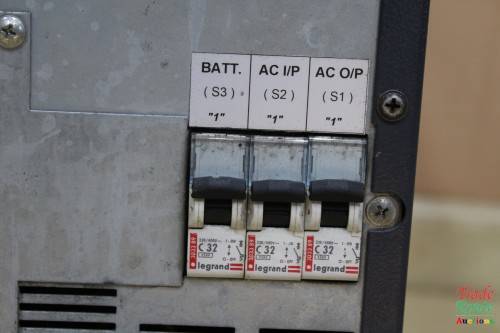 TESCOM ON-LINE UPS CL106D 6 KVA - Needs new batteries