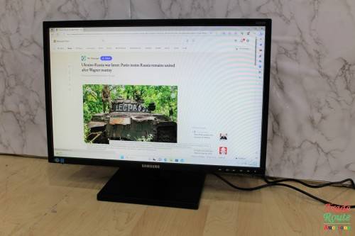 Samsung S22E450BW 22-Inch LED Monitor - DVI & VGA -  1680 x 1050 [  VGA & DVI PORTS ]