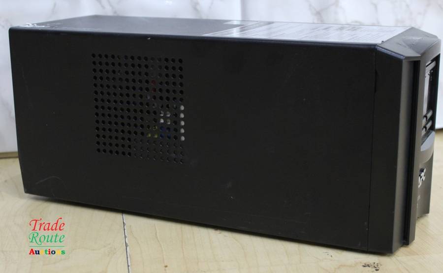 APC Smart-UPS 750 Powers on - Needs new Battery [ Salvage Stock ]