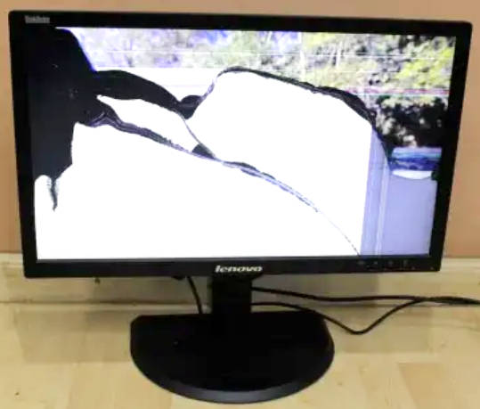 DAMAGED SCREEN - Lenovo Think Vision  23 INCH LED LCD Monitor - For Spares/Repairs
