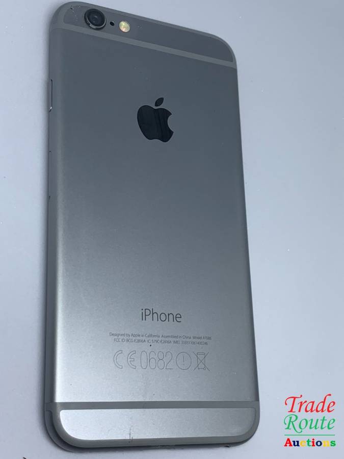 Apple iPhone 6 Space Grey (Pre Owned) SmartPhone (Screen has some lines)