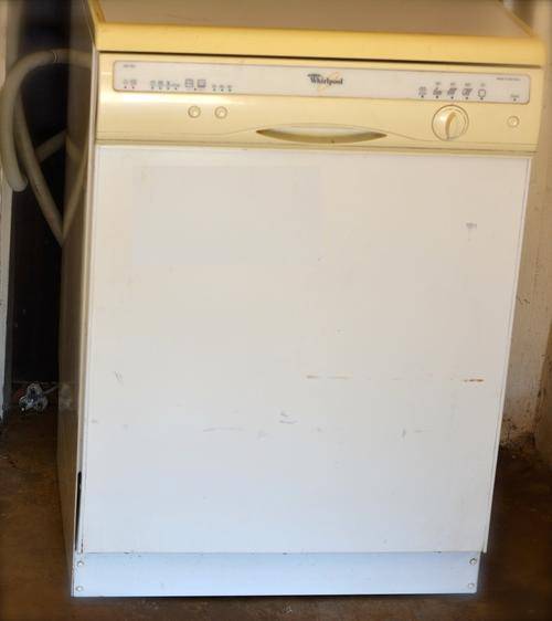 WHIRLPOOL ADP 952 DISHWASHER - COLLECTION ONLY - NO EXCEPTIONS