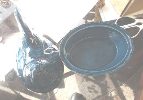 BLUE CERAMIC EGG HOLDER IN SHAPE OF A CHICKEN