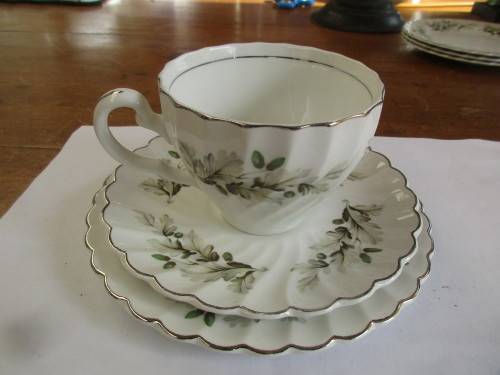 JOHNSON BROTHERS  SNOWWHITE REGENCY TRIO