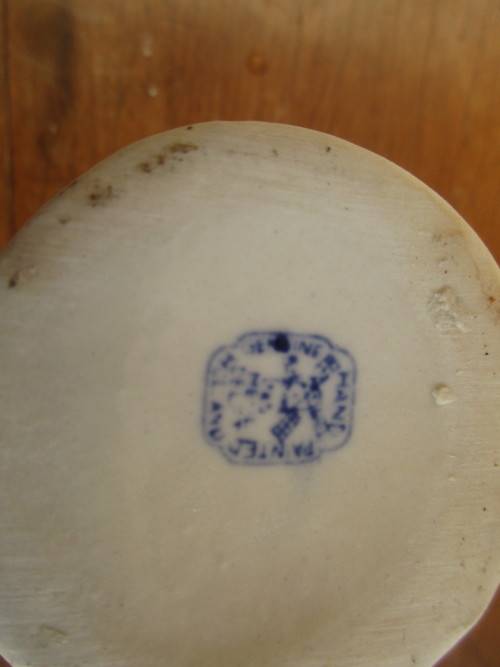 BEAUTIFUL TWIN HANDLED BLUE VASE
