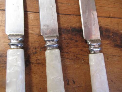 SET 6 COMPOUND AND STAINLESS STEEL SHEFFIELD BUTTER KNIVES
