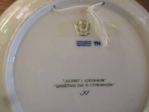 ROYAL COPENHAGEN DISPLAY PLATE CHRISTMAS EVE IN COPENHAGEN