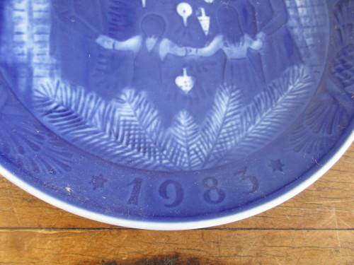 ROYAL COPENHAGEN DENMARK DISPLAY PLATE MERRY CHRISTMAS