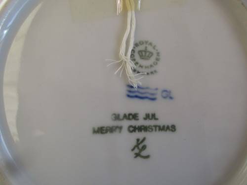 ROYAL COPENHAGEN DENMARK DISPLAY PLATE MERRY CHRISTMAS