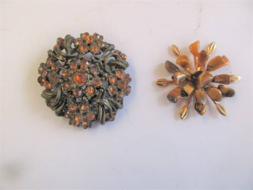 BEAUTIFUL TWO 1960'S BROOCHES ONE TIGERS EYE STONES  THE OTHER BROOCH  ORANGE PASTE