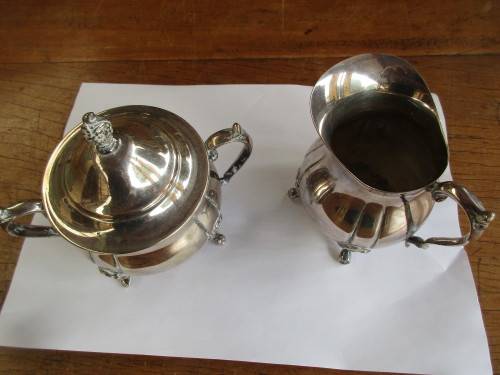 BEAUTIFUL SILVER PLATE  CREAMER AND SUGAR BOWL