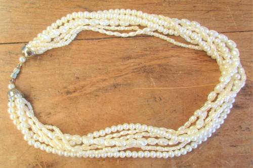 FAUX SEED PEARL  STRING OF BEADS LENGTH WHEN CLOSED 233 MM