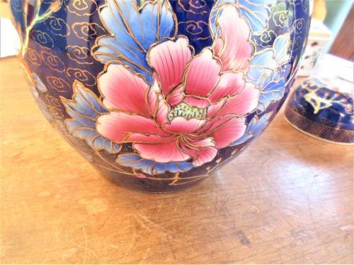BEAUTIFUL HUGE CHINESE GINGER JAR  WITH LID ZHONGGUO ZHI ZAO  C 1980`S