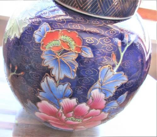 BEAUTIFUL HUGE CHINESE GINGER JAR  WITH LID ZHONGGUO ZHI ZAO  C 1980`S