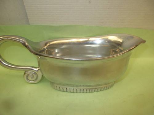 BEAUTIFUL BIG  CAROL  BOYES CAST ALUMINIUM  GRAVY BOAT