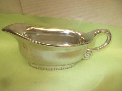 BEAUTIFUL BIG  CAROL  BOYES CAST ALUMINIUM  GRAVY BOAT