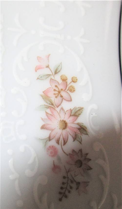 TWENTY FIVE RC CHINA ( DIVISION OF NORITAKE) PLATES SRI LANKA