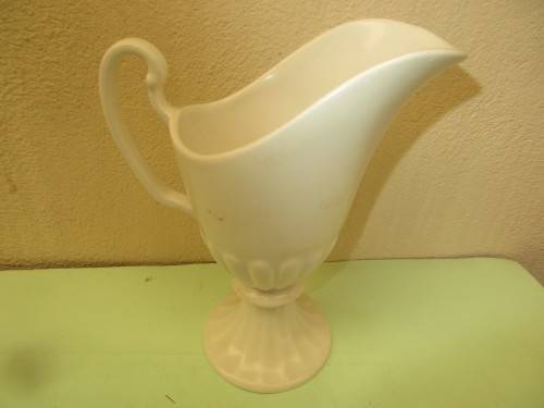 BEAUTIFUL BESWICK HELMET SHAPE JUG MATT WHITE