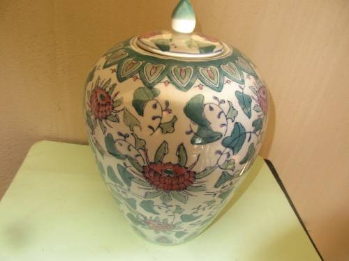BEAUTIFUL BIG ZHONGGUO ZHI ZAO TEMPLE JAR HANDPAINTED C 1970
