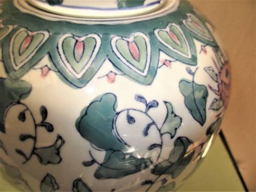 BEAUTIFUL BIG ZHONGGUO ZHI ZAO TEMPLE JAR HANDPAINTED C 1970