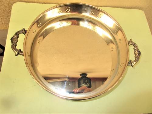 BEAUTIFUL SILVER PLATED TRAY ON THREE BALL FEET
