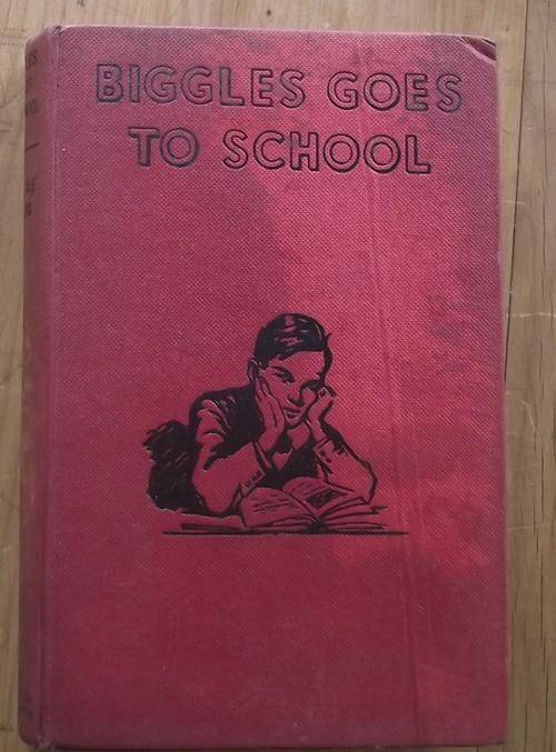 BIGGLES GOES TO SCHOOL