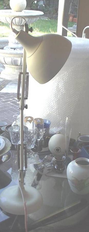 ADJUSTABLE DESK LAMP