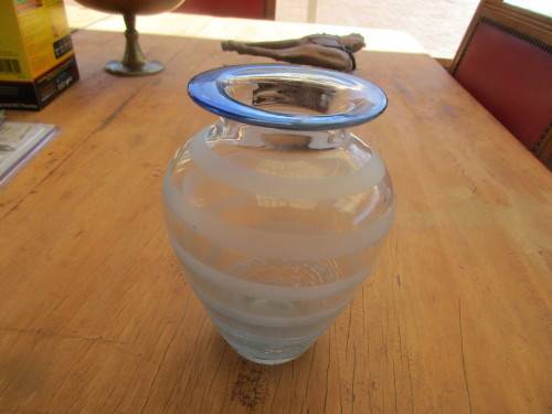 BEAUTIFUL 1950`S BLUE GLASS RIBBED VASE