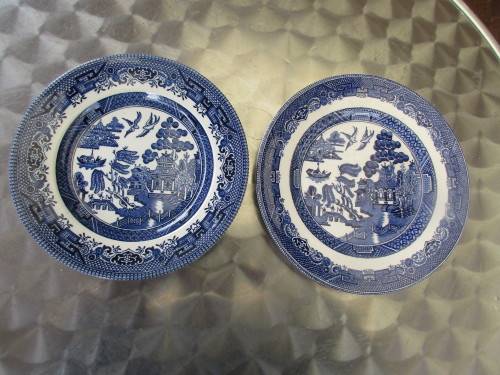 TWO CHURCHILL AND JOHNSON BROS BLUE AND WHITE WILLOW PATTERN SIDE PLATES