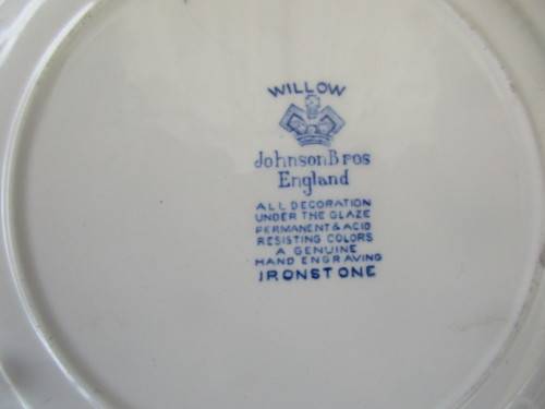 TWO CHURCHILL AND JOHNSON BROS BLUE AND WHITE WILLOW PATTERN SIDE PLATES