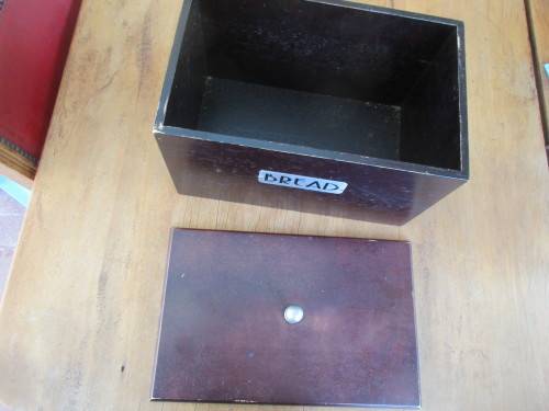 BROWN WOODEN BREAD BIN