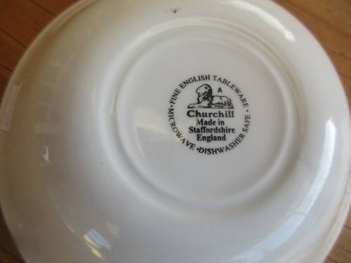 SET OF THREE CHURCHILL CHINA WILLOW PATTERN BLUE AND WHITE BOWLS