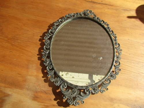 BEAUTIFUL METAL FRAMED OVAL MIRROR