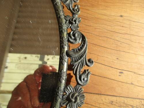 BEAUTIFUL METAL FRAMED OVAL MIRROR