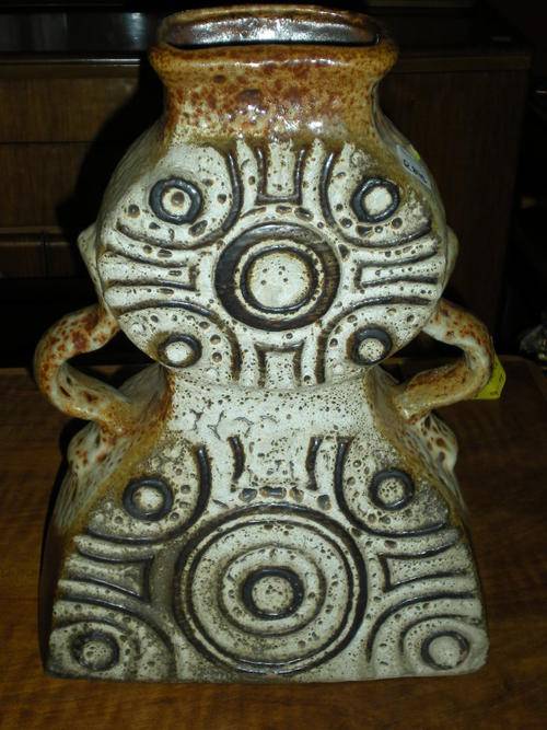 A STUNNING RETRO  VASE