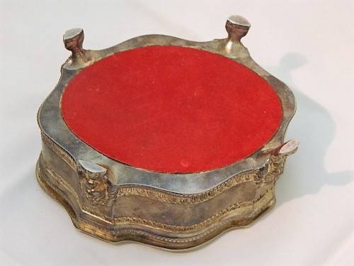 A Lovely EPNS Trinket Box With Velvet Inlay