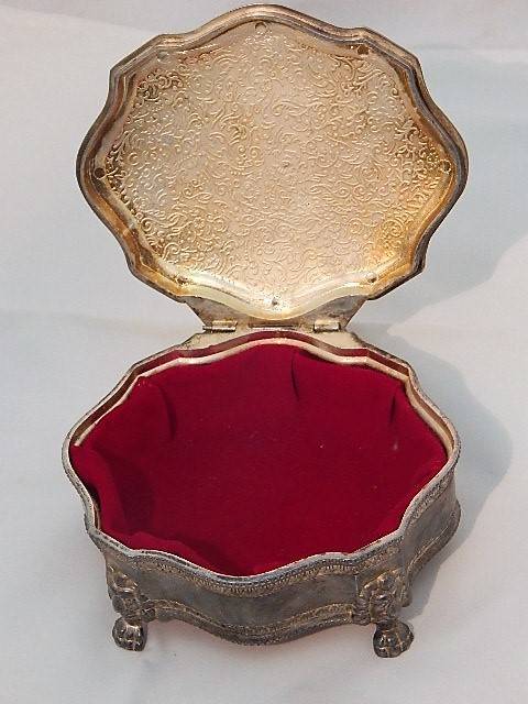 A Lovely EPNS Trinket Box With Velvet Inlay