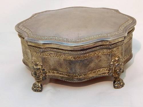 A Lovely EPNS Trinket Box With Velvet Inlay