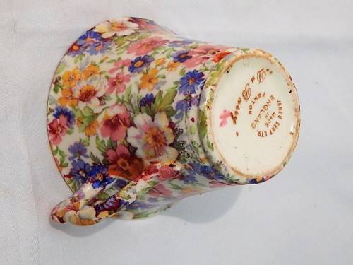 A BEAUTIFUL JAMES KENT TEACUP AND SAUCER /DU BARRY FLORAL PATTERN