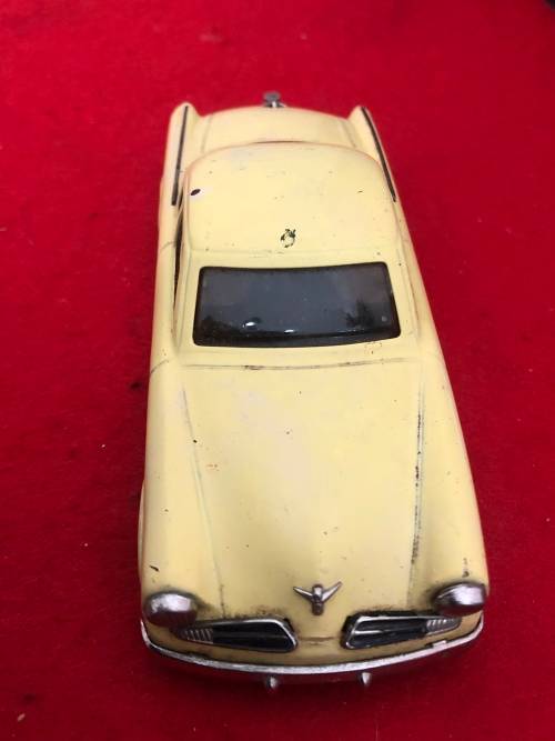 VINTAGE DOX TIN PLATE WIND UP CAR