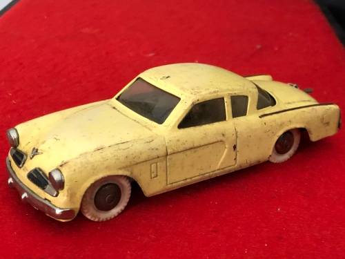 VINTAGE DOX TIN PLATE WIND UP CAR