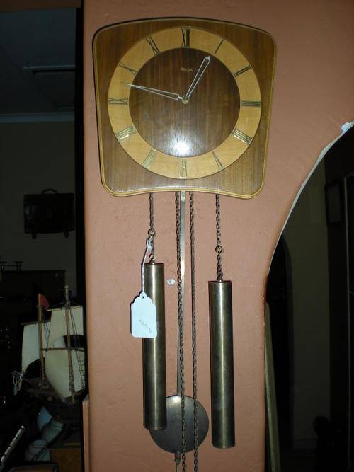 LIMITED EDITION KIENZLE RETRO WALL CLOCK