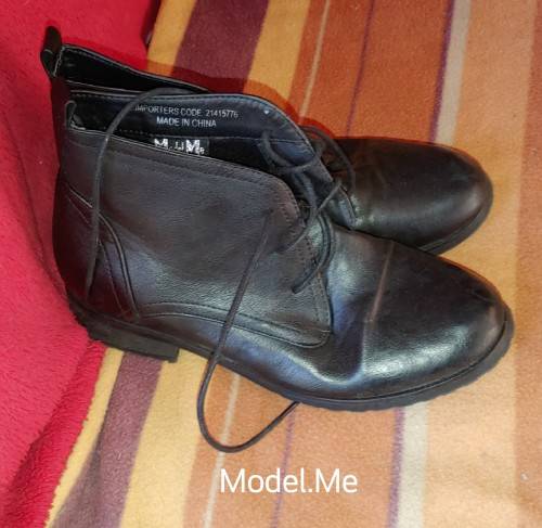 Size 4 ladies boots for sale. 5 pairs