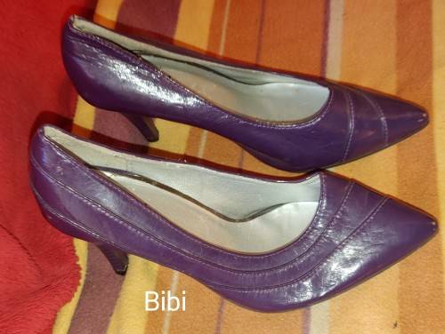 Size 4 ladies shoes for sale. 5 pairs
