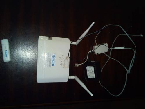 Telkom DSL-G225/TK VDSL2/ADSL2+ Wireless N300 4-port Router + HSPA+ USB Adapter