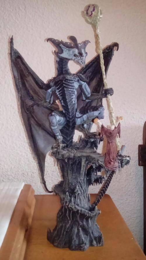 Mcfarlane's Dragons - Series 3 - Sorcerer's Clan Dragon Deluxe Figure