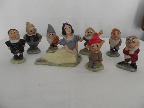 *** Rare Set of Wade Disney Snow White and the Seven Dwarfs ***