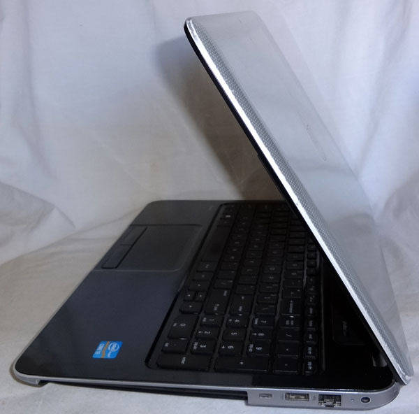 [BARGAIN] HP PAVILION  15.6", CORE i3, 4GB RAM, 500GB HD,  DVD , WEBCAM, HDMI, WIN 8 SL, ETC