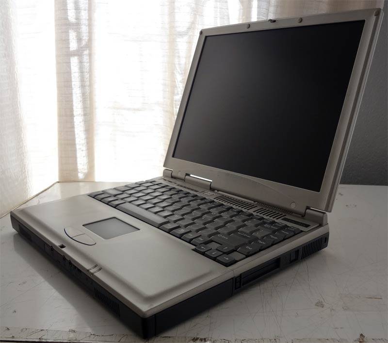 MECER A450 INTEL PIII, 128MB RAM, 12GB HD, CD-ROM, WIN XP PRO